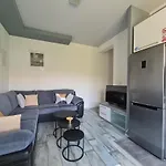 New Modern-park View-5 Minutes From Diocletian's Palace アパート *