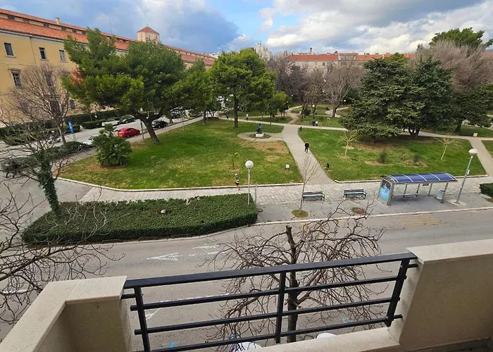 New Modern-park View-5 Minutes From Diocletian's Palace 아파트 *